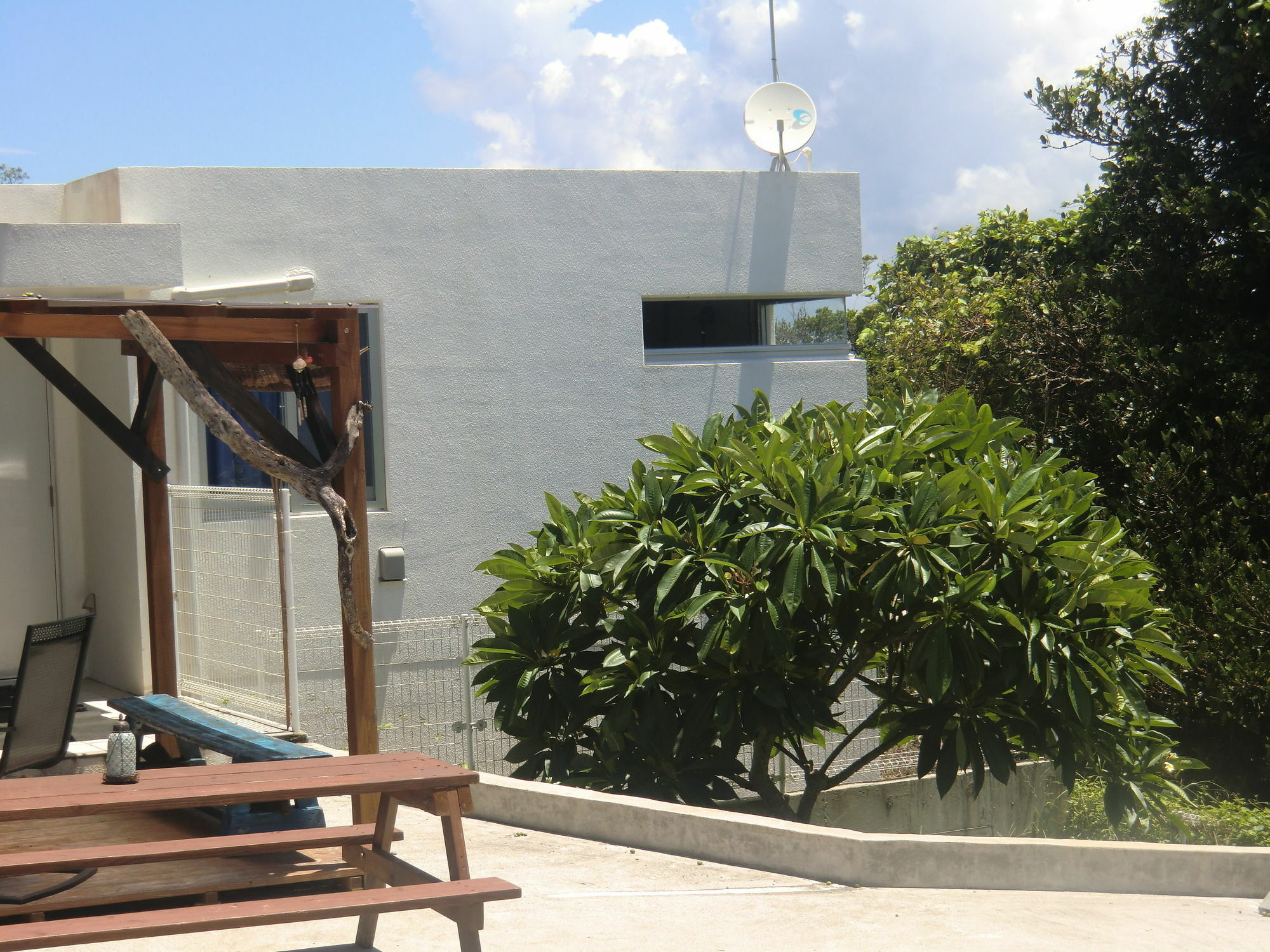 Holiday House Ryukyu-An "Music Hostel" Yomitan Exteriér fotografie